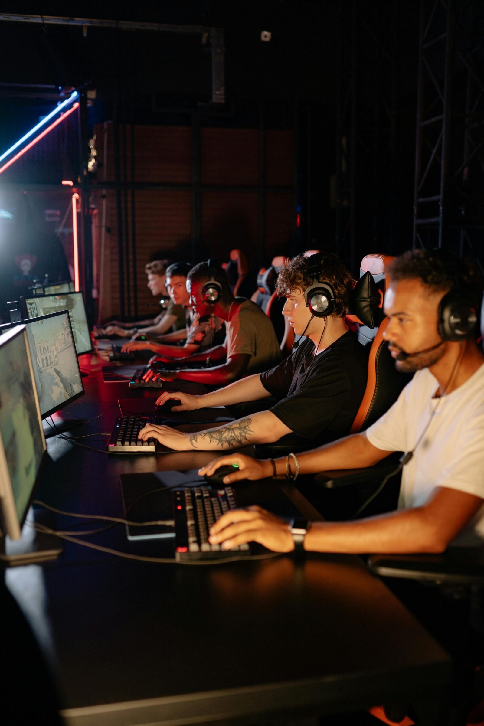 🎄 Top 10 Best Gifts for PC Gamers (2024 Guide)