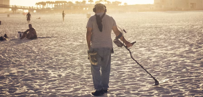 Metal Detecting for Gold image